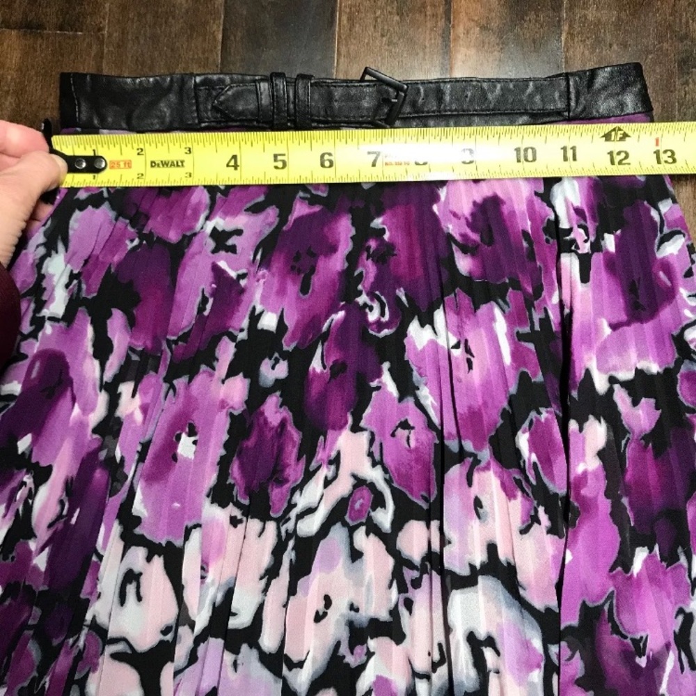 BCBGeneration Women’s Pleated Floral Mini Skirt - Picture 8 of 8